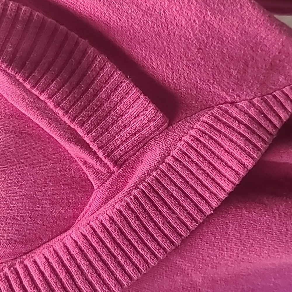 Bloomingdale's Pink Cashmere Sweater - Picture 4 of 9